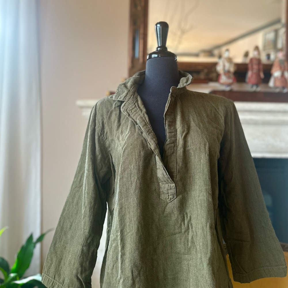 CP Shades Olive Green 3/4 Sleeve Length Tunic Top. Cotton. Medium.
Preloved.